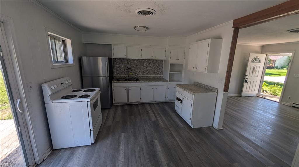 2852 N Shore Dr Property Photo 7