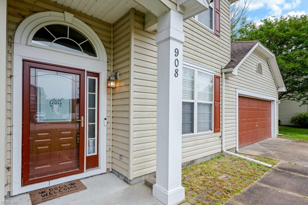 908 Andrews Xing Property Photo 2