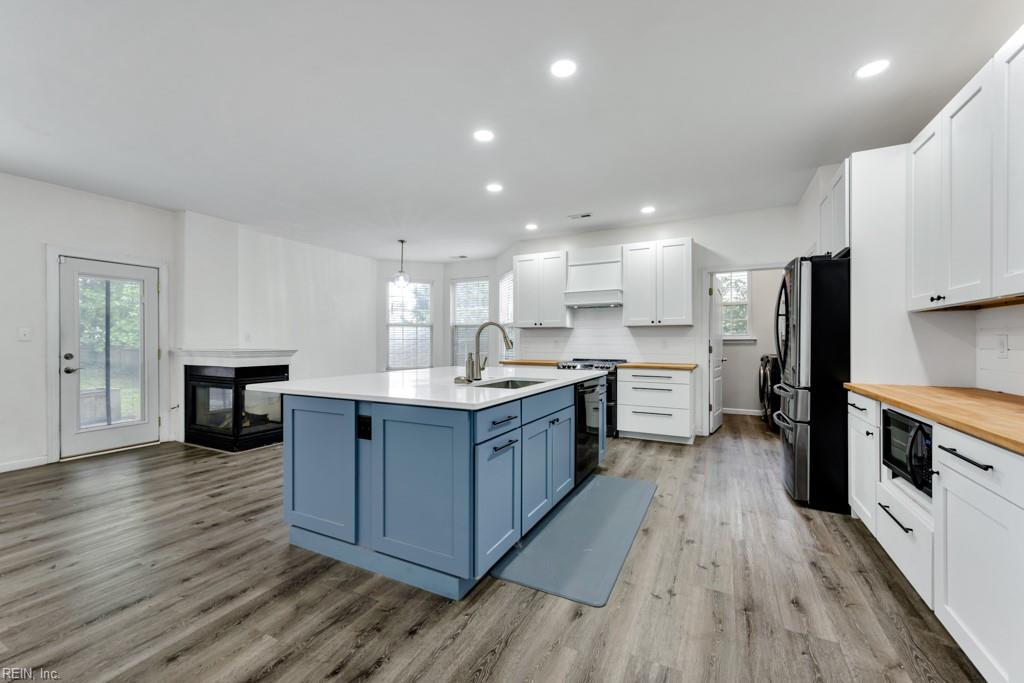 908 Andrews Xing Property Photo 11
