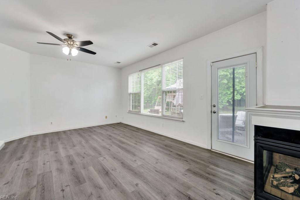 908 Andrews Xing Property Photo 13