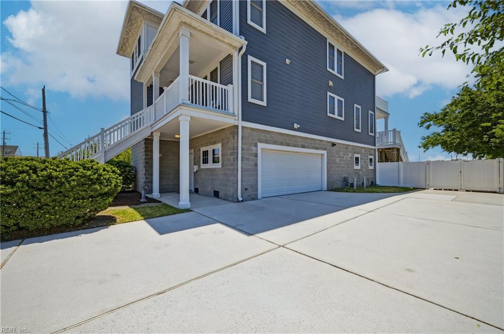 623 W Ocean View Ave Property Photo 2