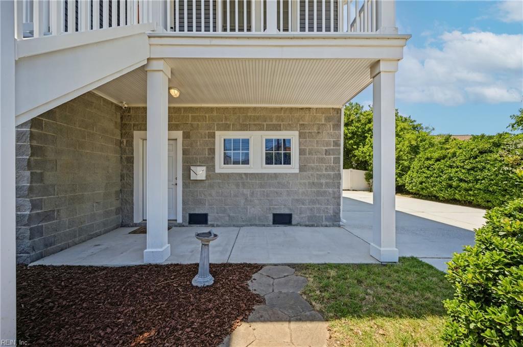 623 W Ocean View Ave Property Photo 9