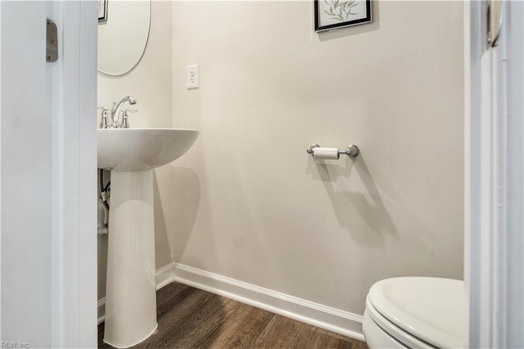 105 Stegg St Property Photo 6