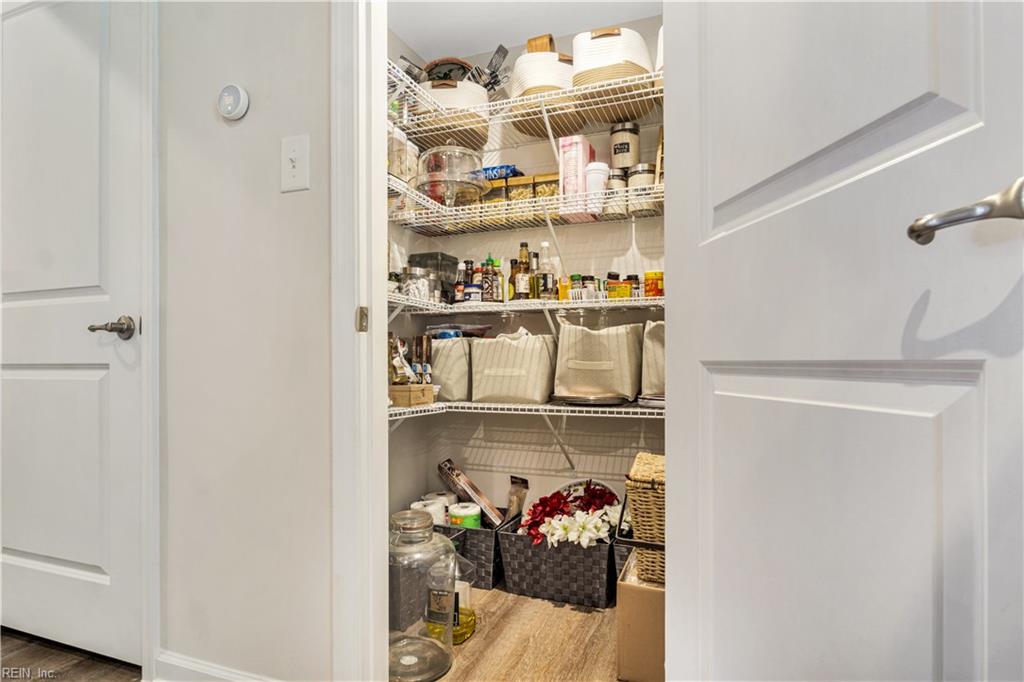 105 Stegg St Property Photo 16