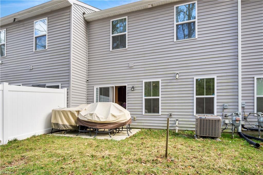 105 Stegg St Property Photo 27