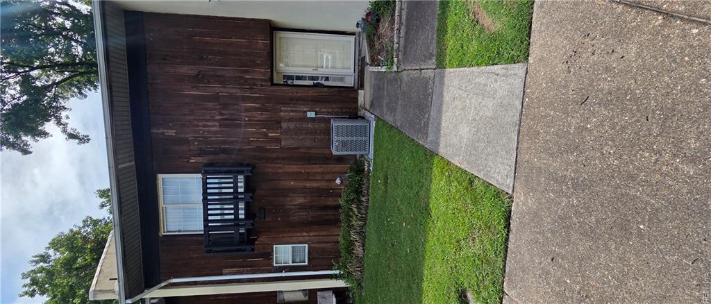 1451 E Tanners Creek Dr Property Photo 2