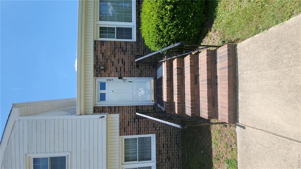 407 Shoreline Dr Property Photo 4
