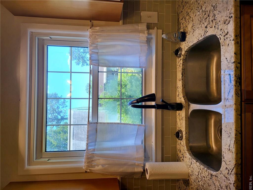 407 Shoreline Dr Property Photo 16