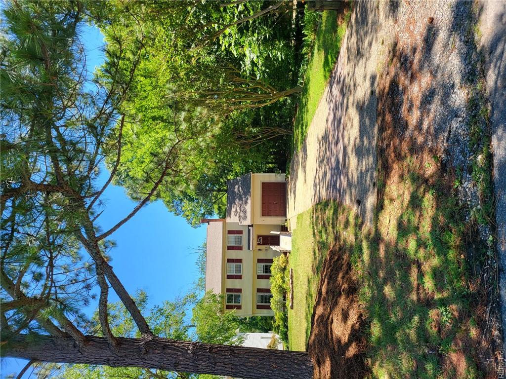 90 Hampton Roads Ave Property Photo 2