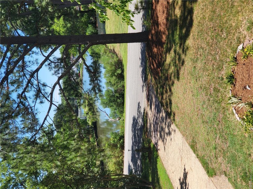 90 Hampton Roads Ave Property Photo 3
