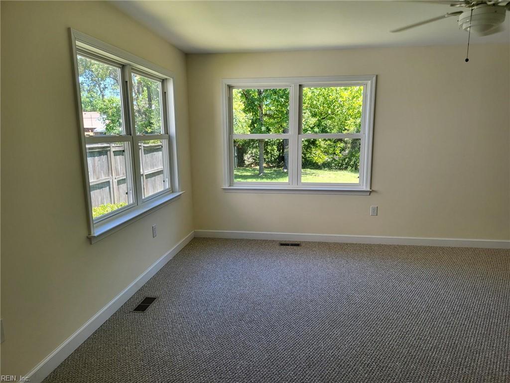 90 Hampton Roads Ave Property Photo 11