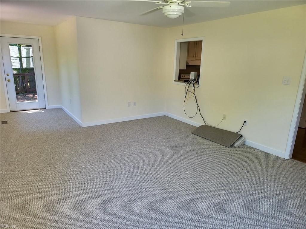 90 Hampton Roads Ave Property Photo 13