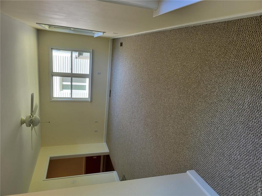 90 Hampton Roads Ave Property Photo 14