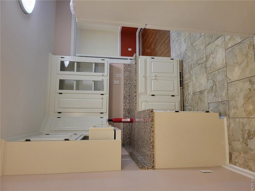 90 Hampton Roads Ave Property Photo 15