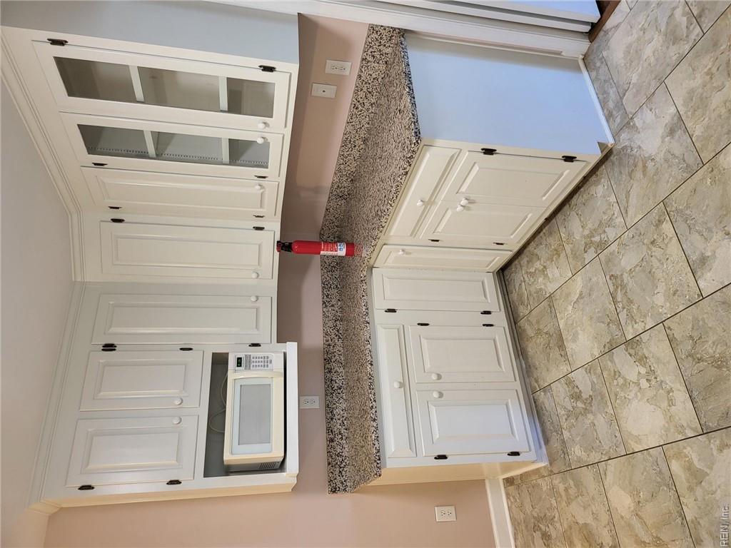 90 Hampton Roads Ave Property Photo 18
