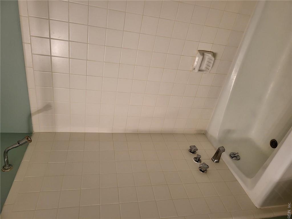 90 Hampton Roads Ave Property Photo 31