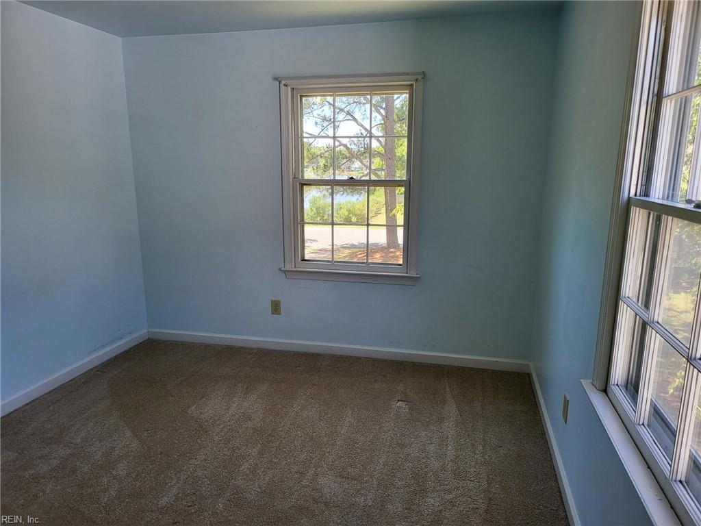 90 Hampton Roads Ave Property Photo 37