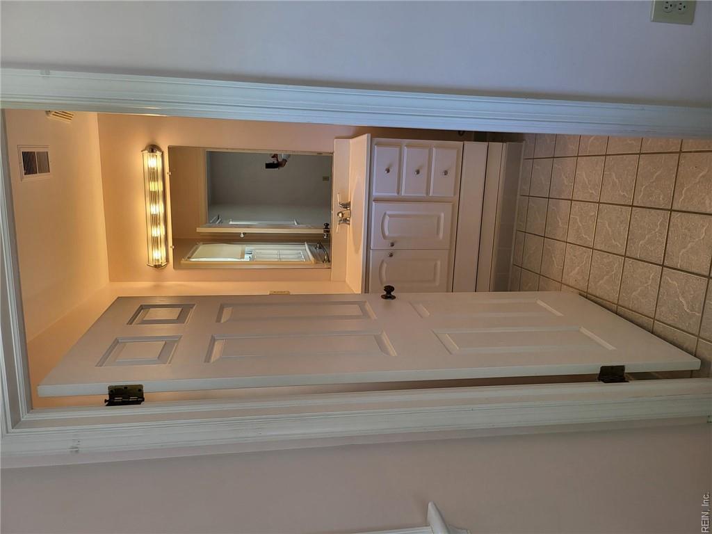 90 Hampton Roads Ave Property Photo 41