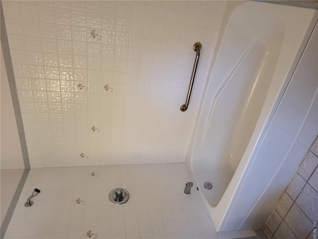 90 Hampton Roads Ave Property Photo 42
