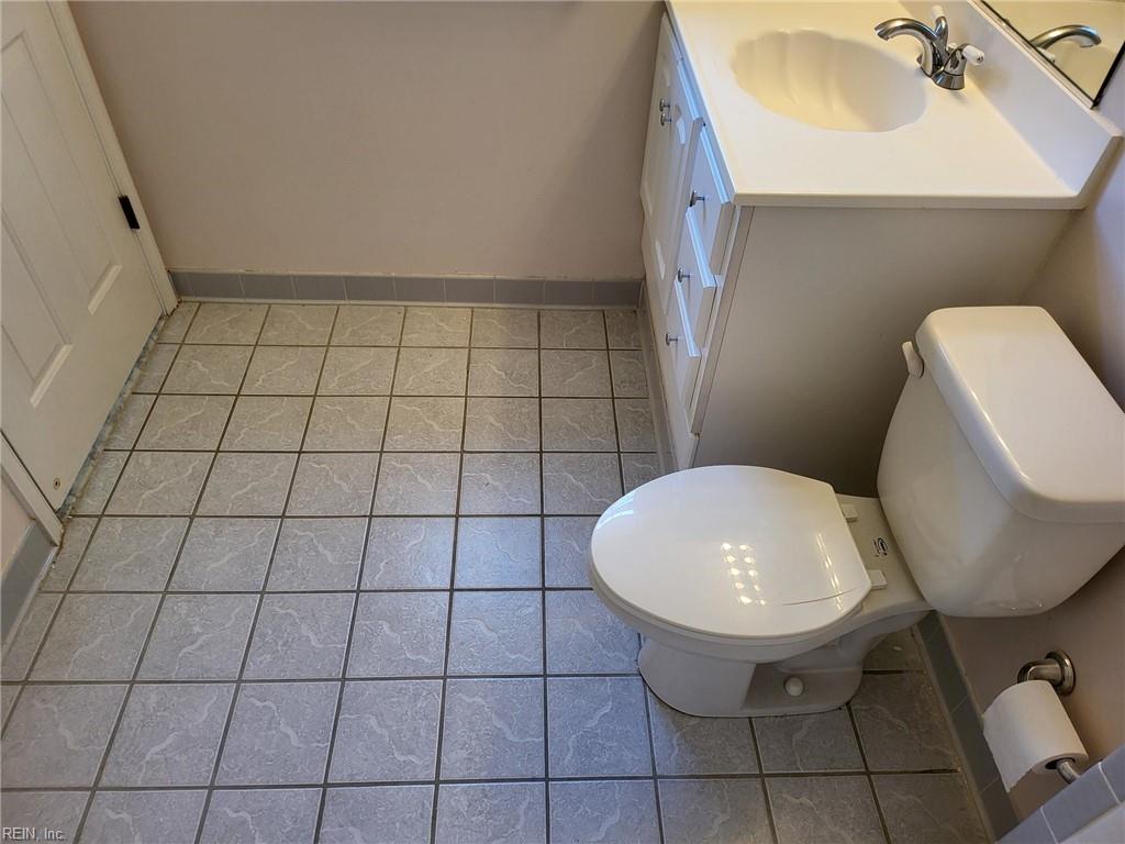 90 Hampton Roads Ave Property Photo 43