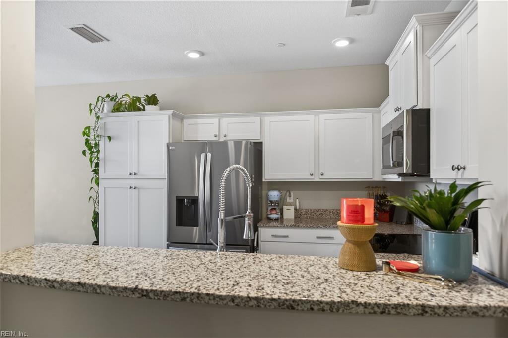 701 Kathy Ann Way N Property Photo 11