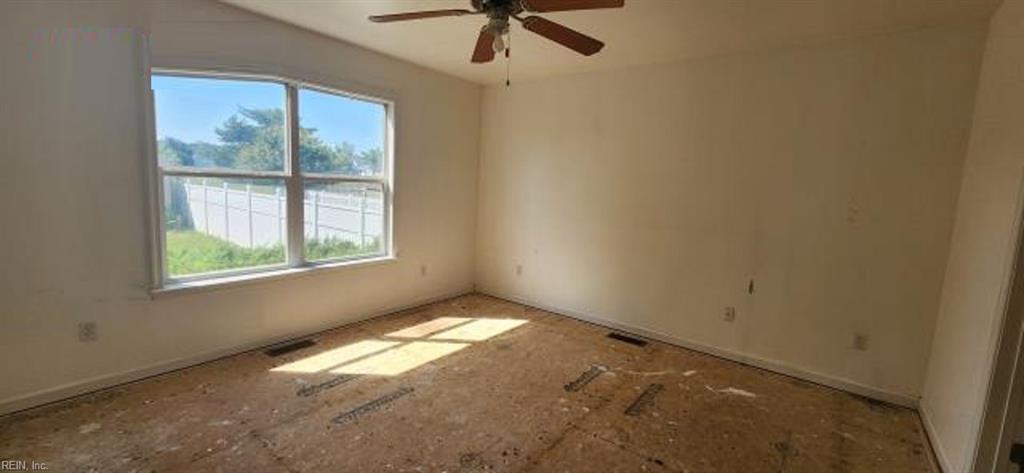 2402 Octopus Rd Property Photo 11