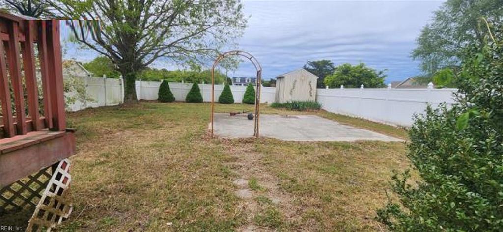 2402 Octopus Rd Property Photo 18