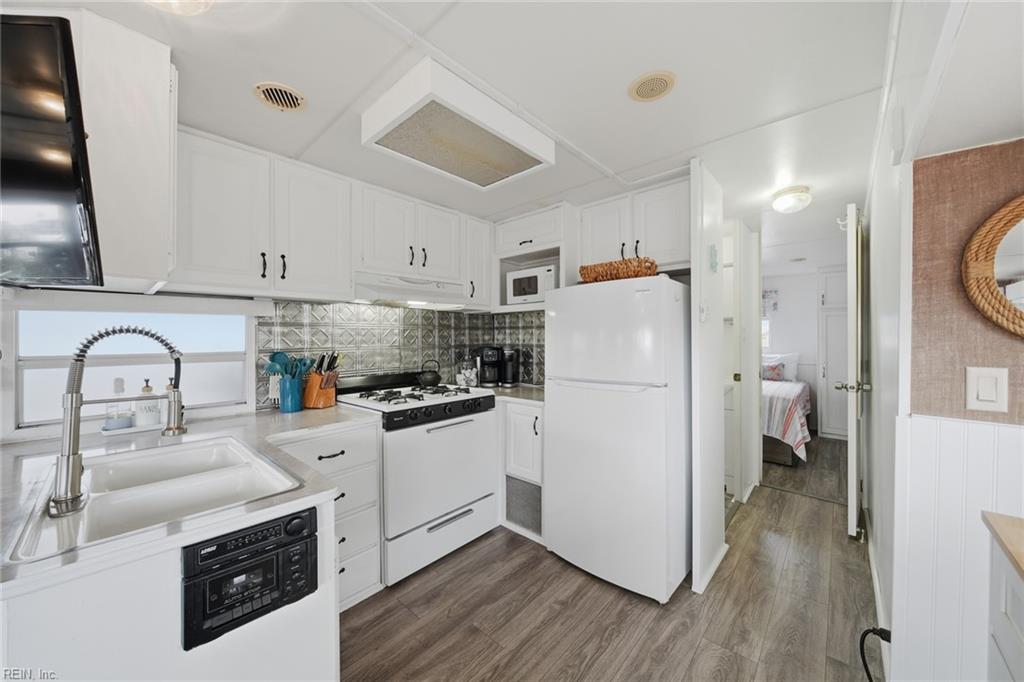 3665 Sandpiper Rd Property Photo 16
