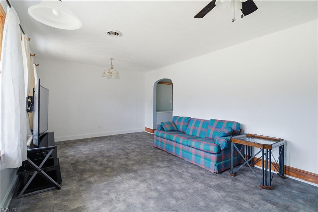 1538 Wilkins Dr Property Photo 6