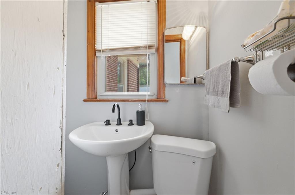 1538 Wilkins Dr Property Photo 8