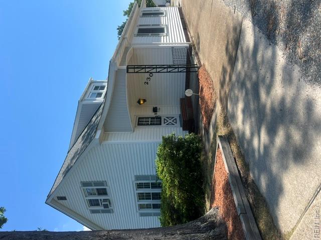 230 Hampton Roads Ave Property Photo 3
