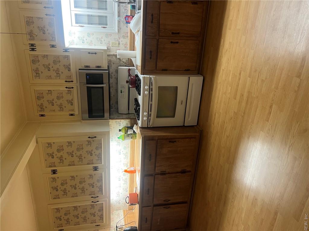 230 Hampton Roads Ave Property Photo 6