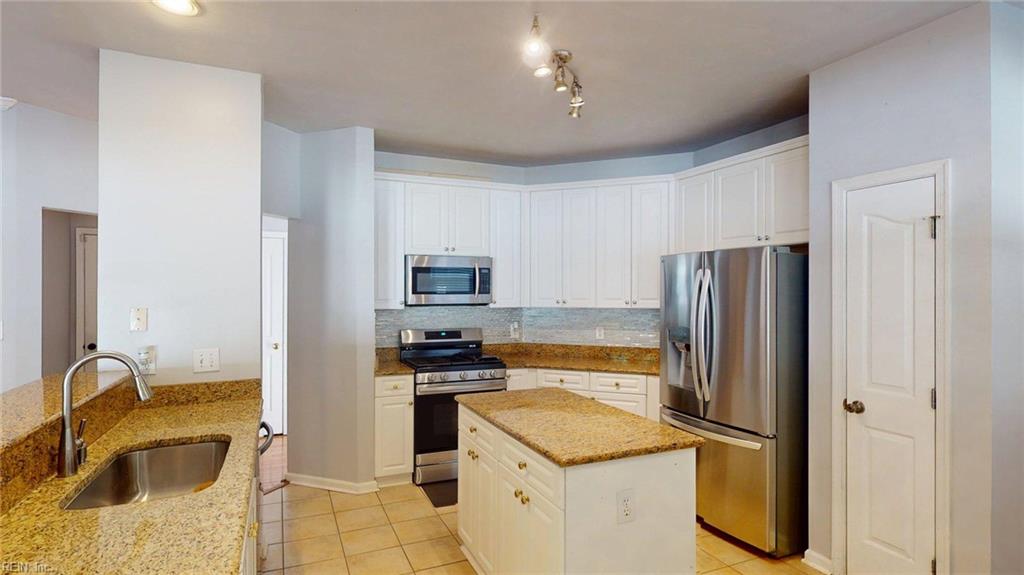 2905 Holm Oak Ct Property Photo 9