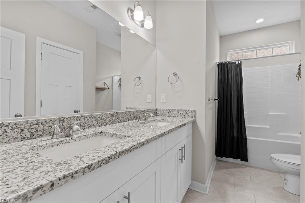 3745 Peterson St Property Photo 10