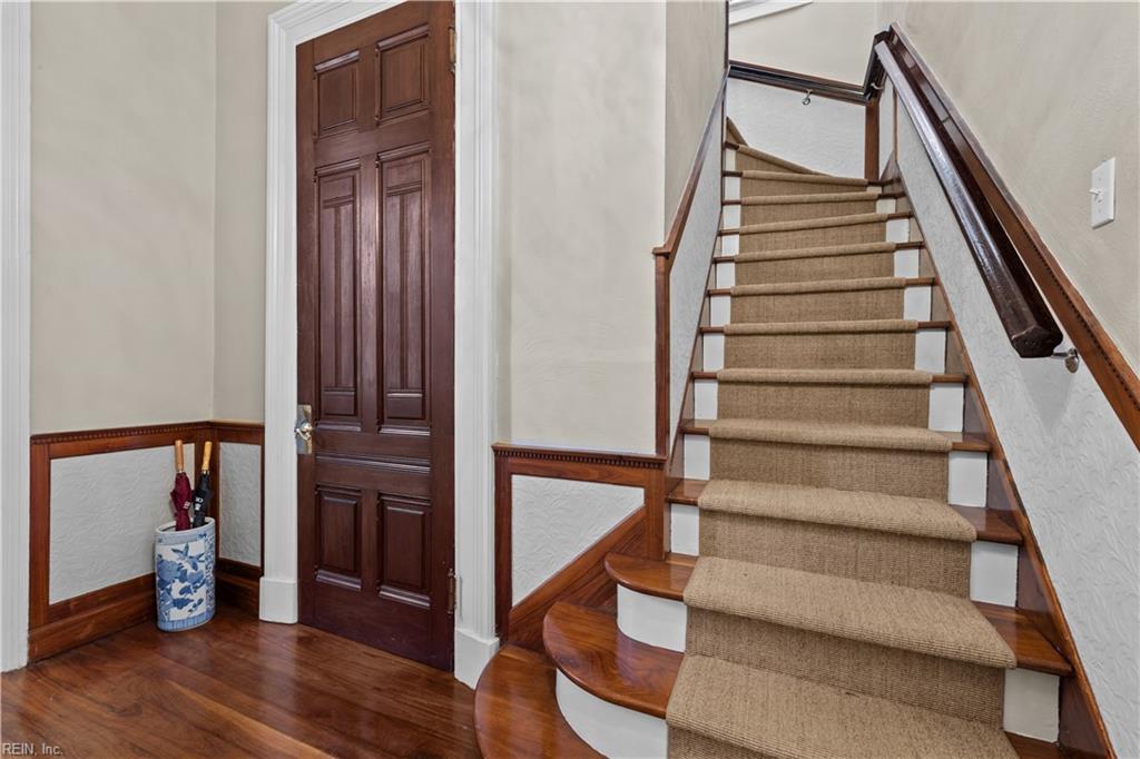 419 Duke St Property Photo 6