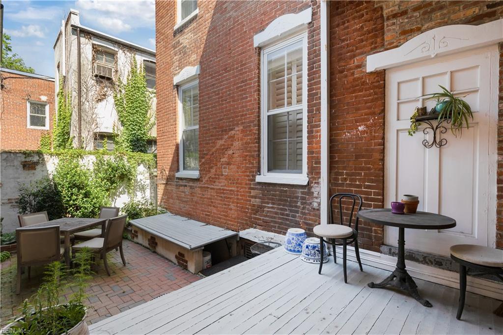 419 Duke St Property Photo 39