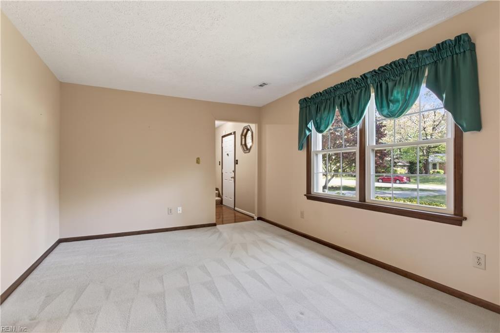 600 Lotz Dr Property Photo 6