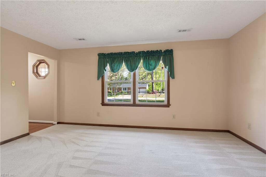 600 Lotz Dr Property Photo 7