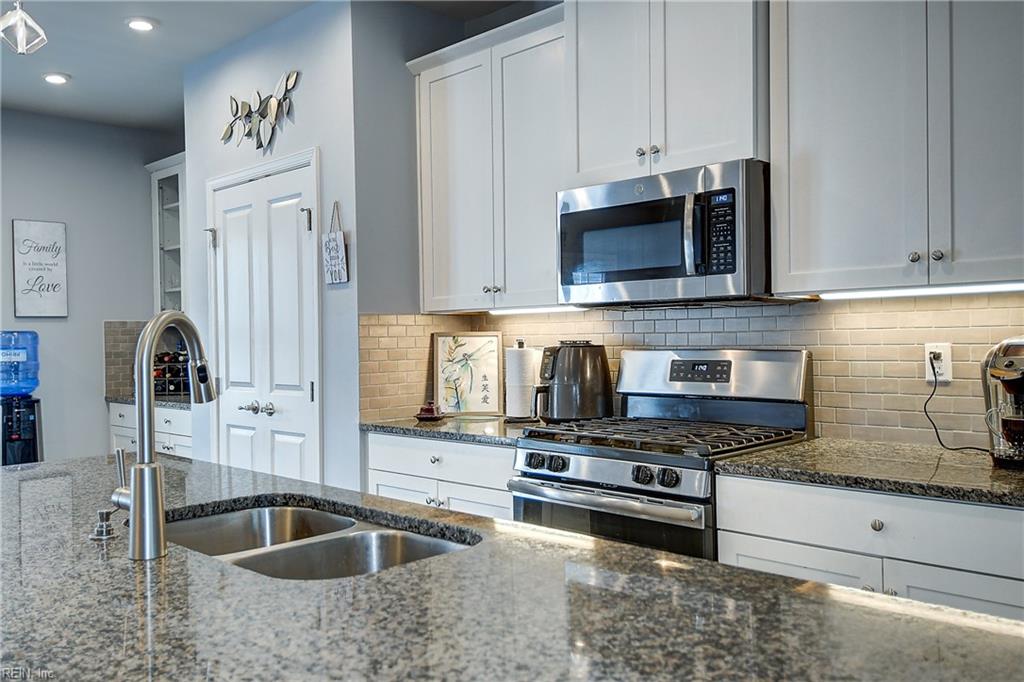 504 Clara Ln Property Photo 6