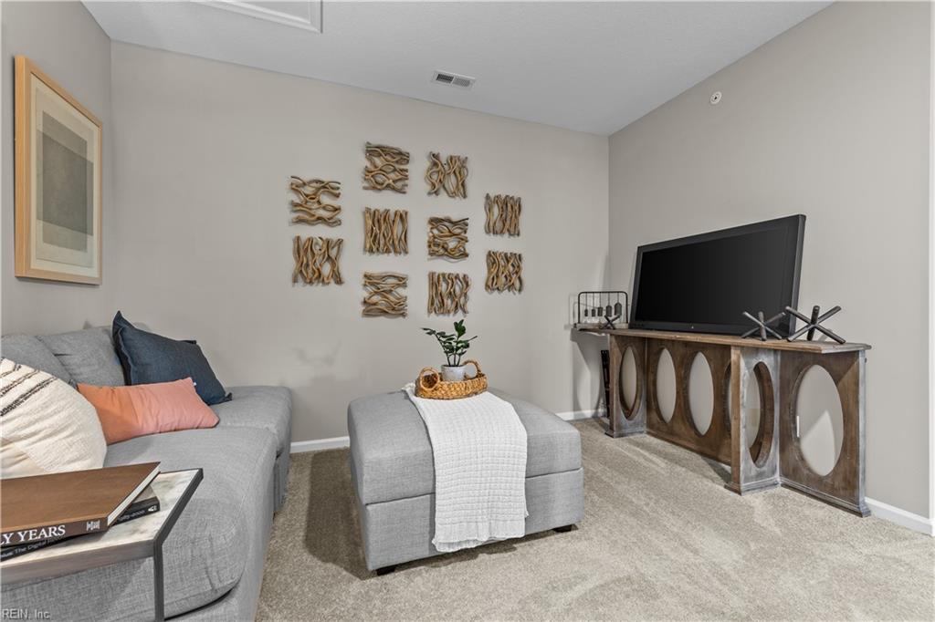 1307 Watermark Way Property Photo 10