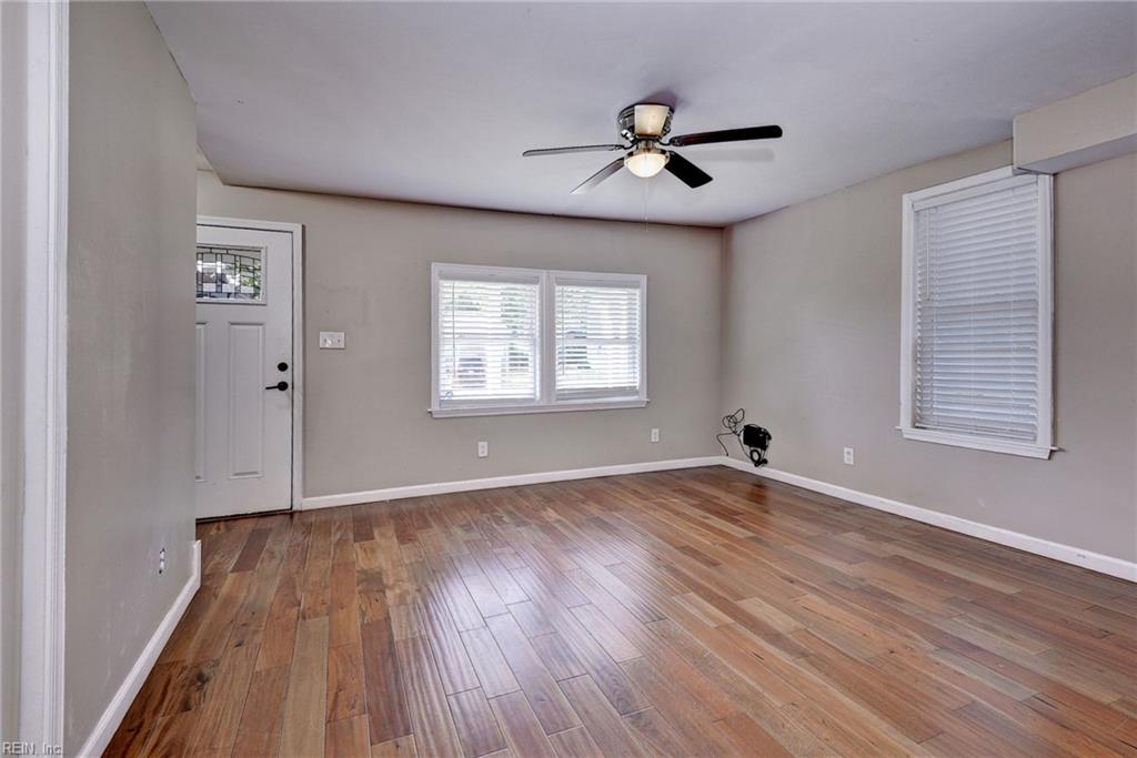 1247 29th St Property Photo 6
