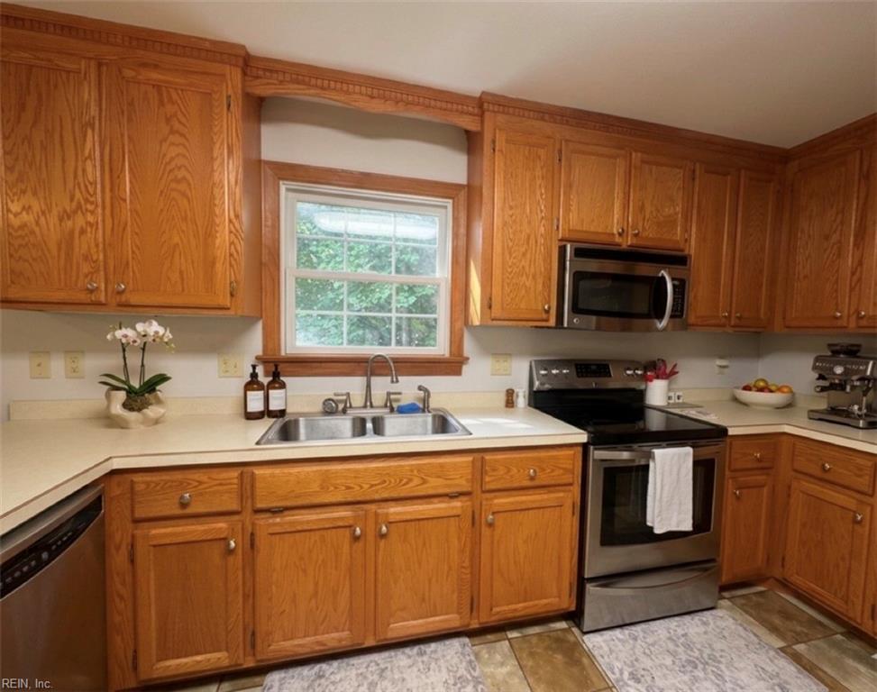 8811 Chipsin Path Property Photo 5
