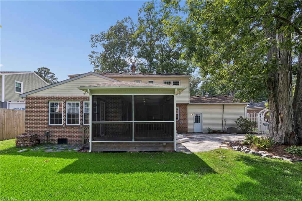 536 King Arthur Dr Property Photo 45