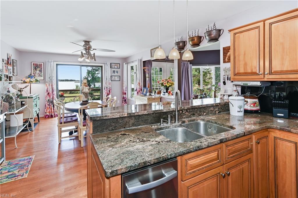 26450 Moore Farm Ln Property Photo 3