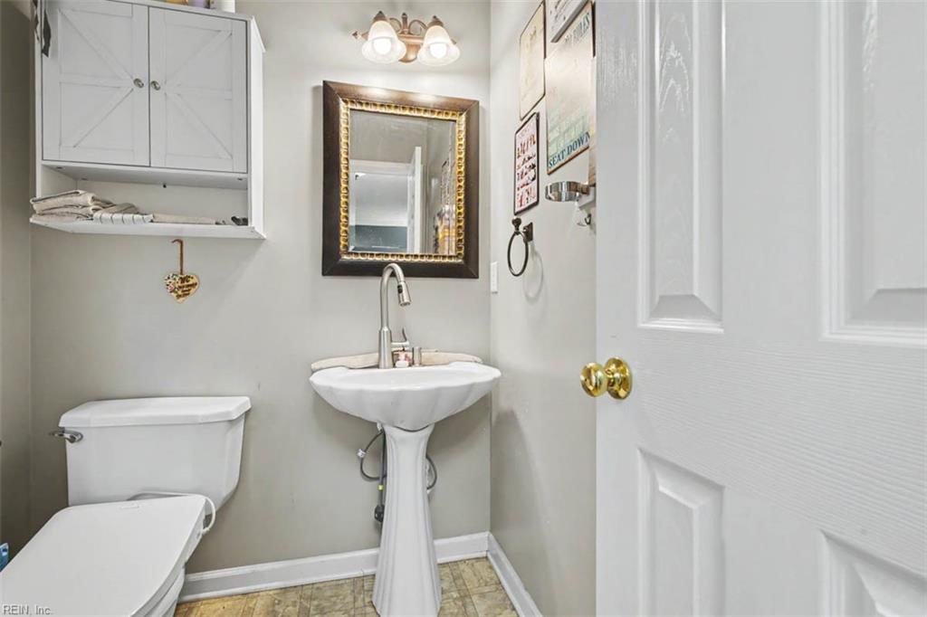 106 Bronze Ct Property Photo 7