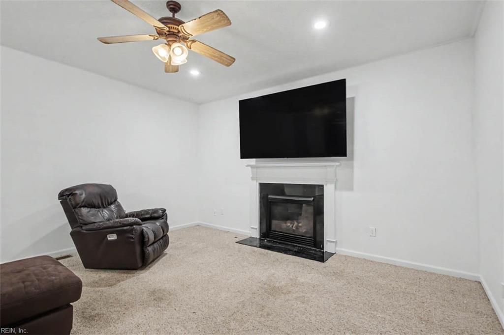 106 Bronze Ct Property Photo 9