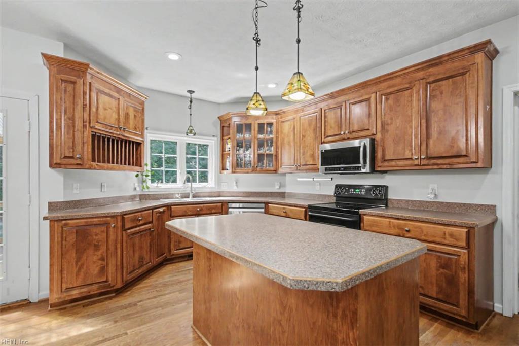 106 Bronze Ct Property Photo 14