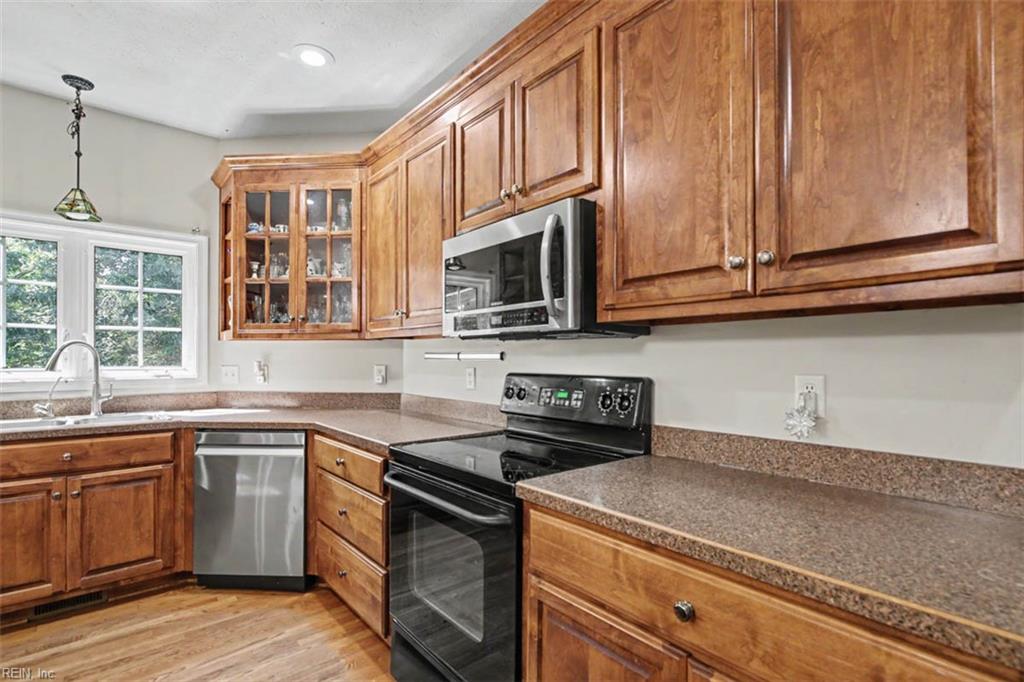 106 Bronze Ct Property Photo 17