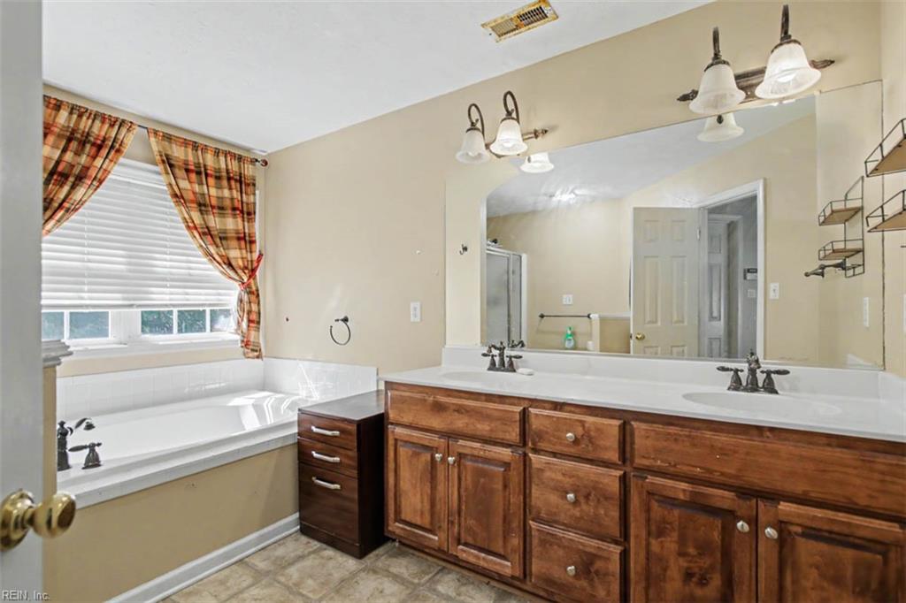 106 Bronze Ct Property Photo 24