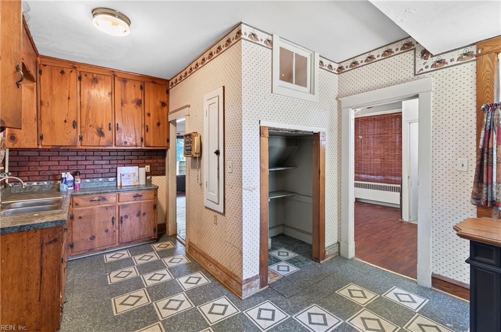 1255 23rd St Property Photo 10